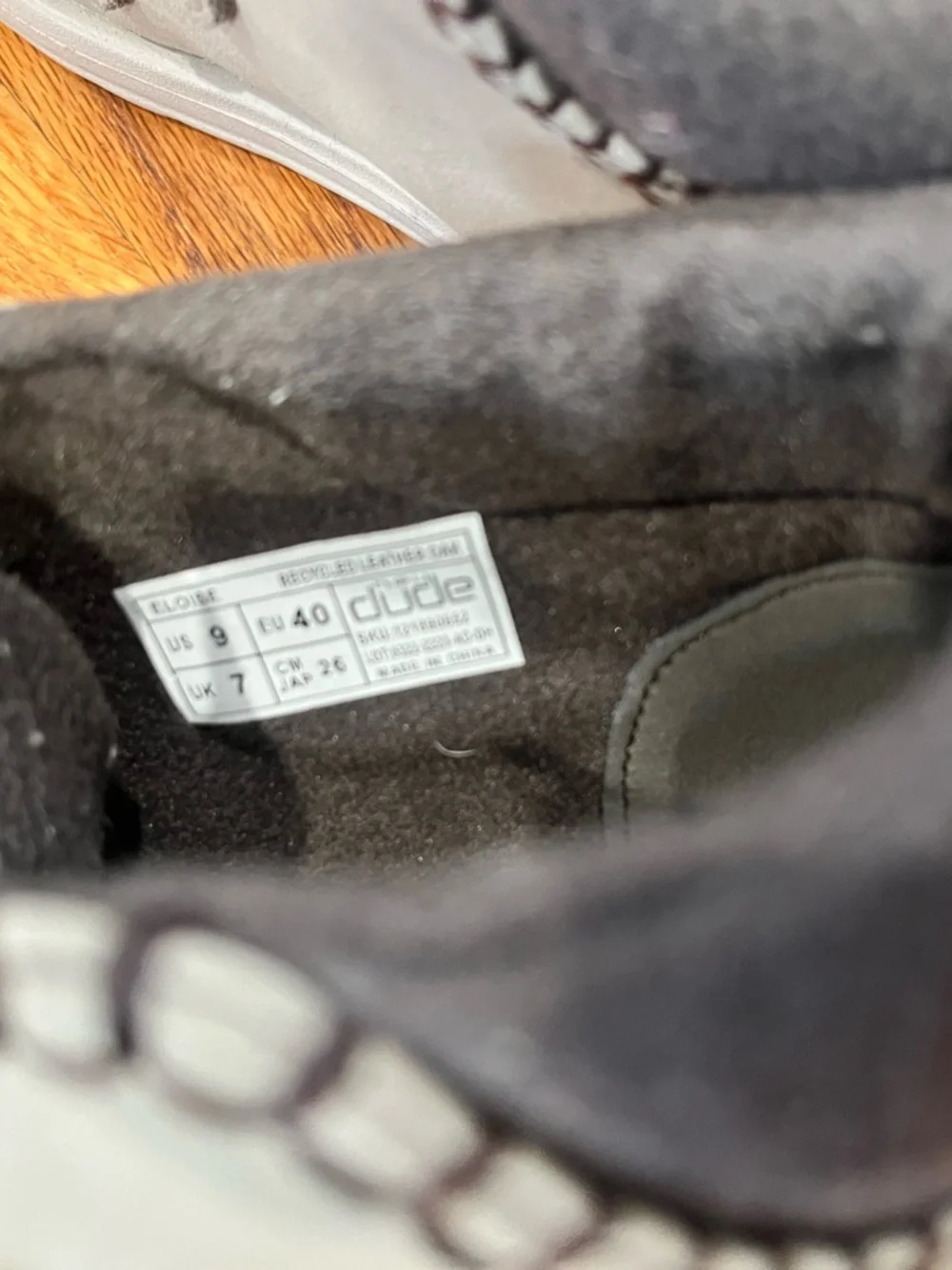Hey Dude Women's Eloise Recycled Leather Oak Boots size 9.Tiny‎ Stain